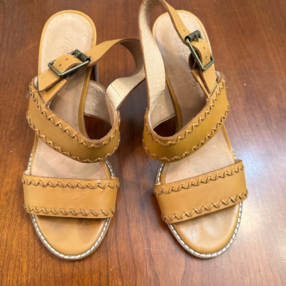 Women’s Maxwell Angie Tan Leather Heeled Sandals size 7 - Picture 2 of 5